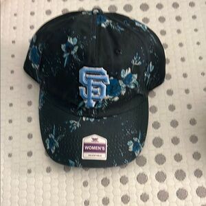 NWT women’s San Francisco Giants Floral Cap
